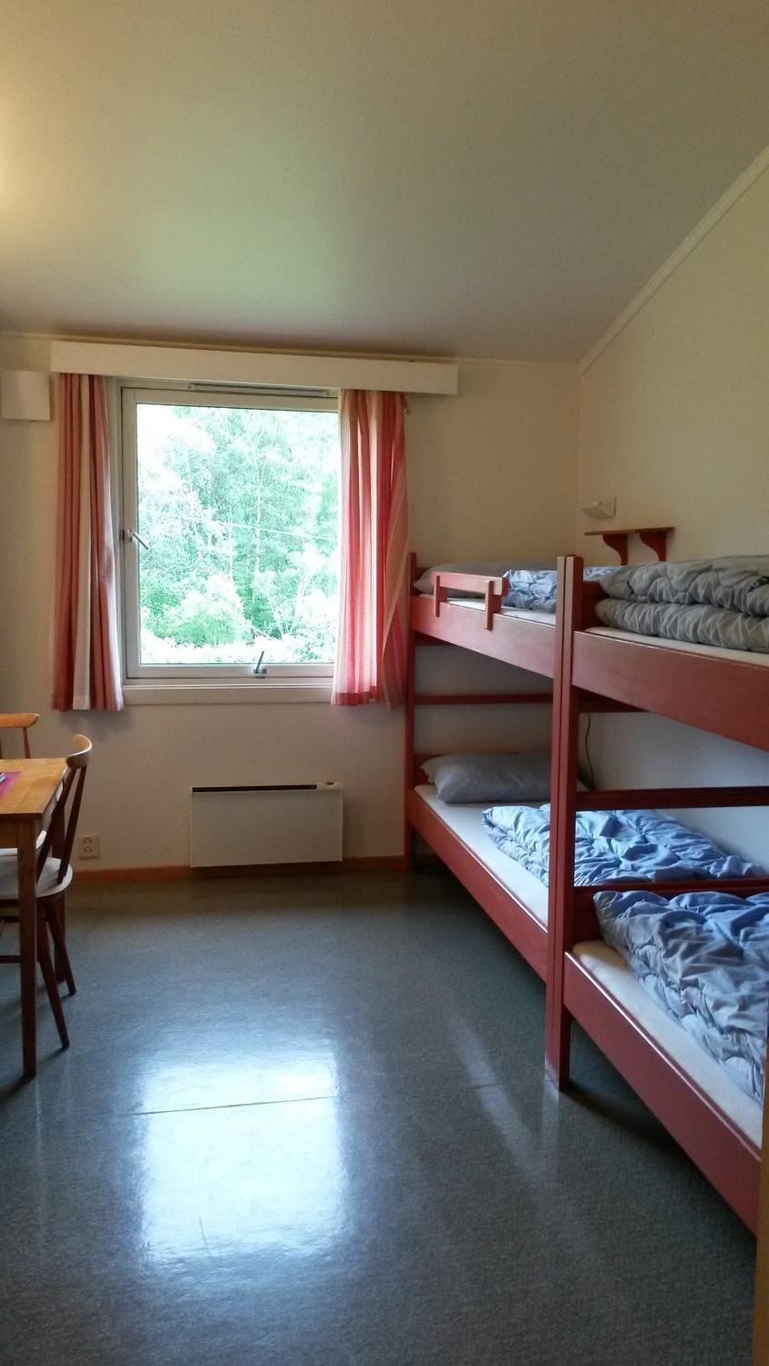 Bedroom, bunk bed