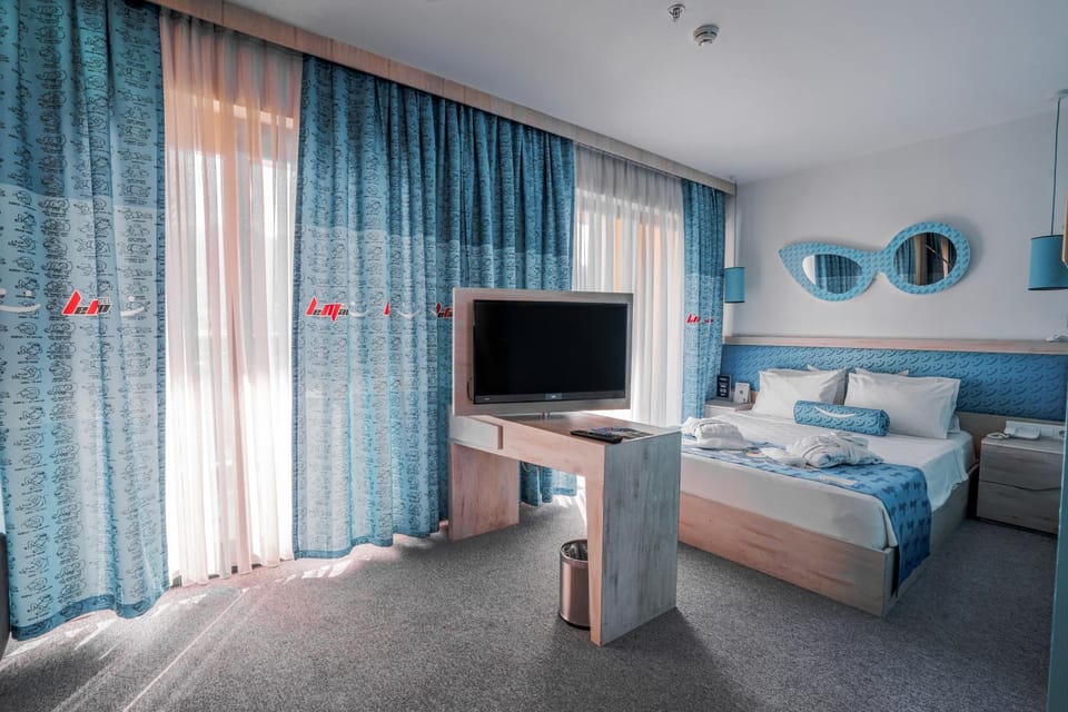 Bed, TV and multimedia