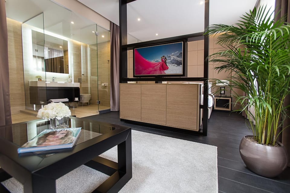 TV and multimedia, Living room, Seating area