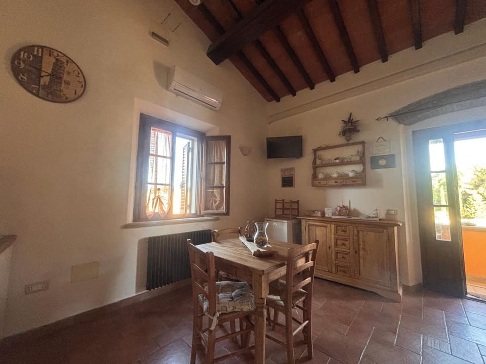 TV and multimedia, Dining area