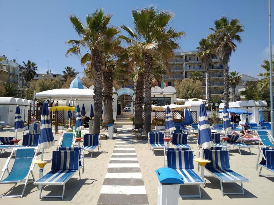 Beach, Swimming pool, sunbed