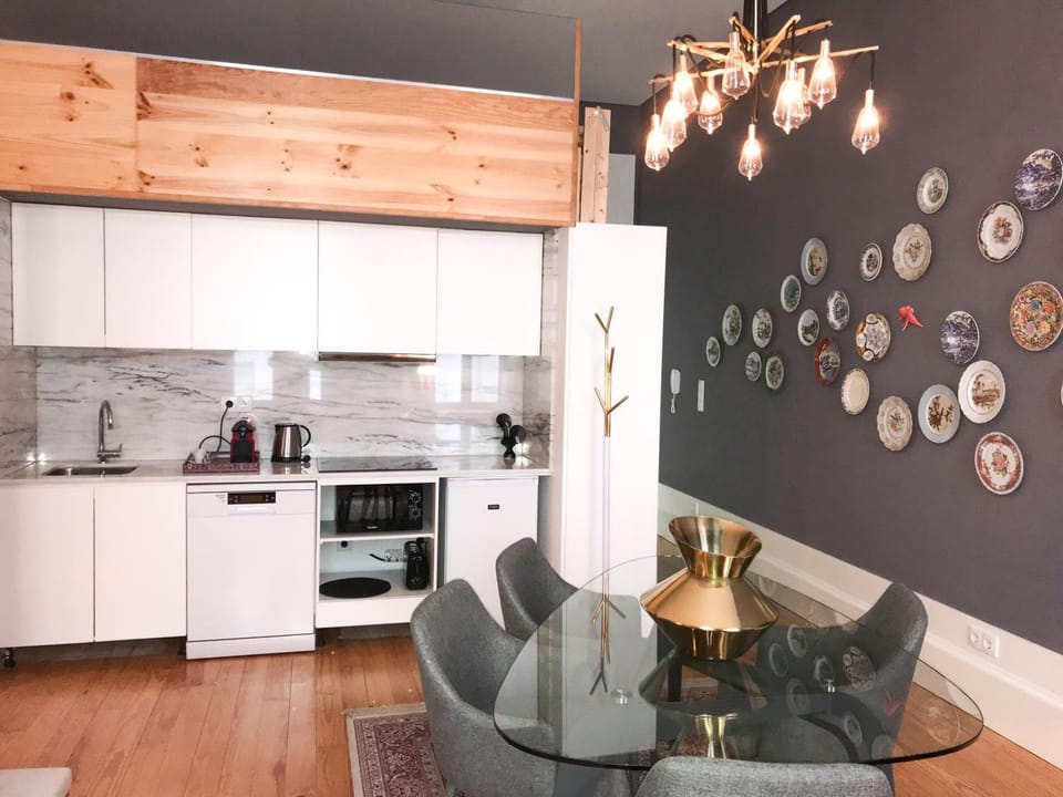 Kitchen or kitchenette, Decorative detail, Dining area