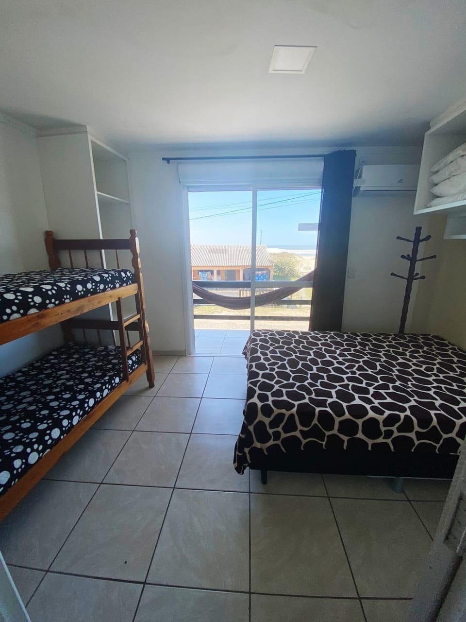 Bed, Photo of the whole room, Bedroom, bunk bed