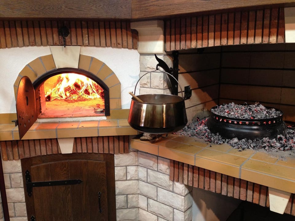 Restaurant/places to eat, Food and drinks