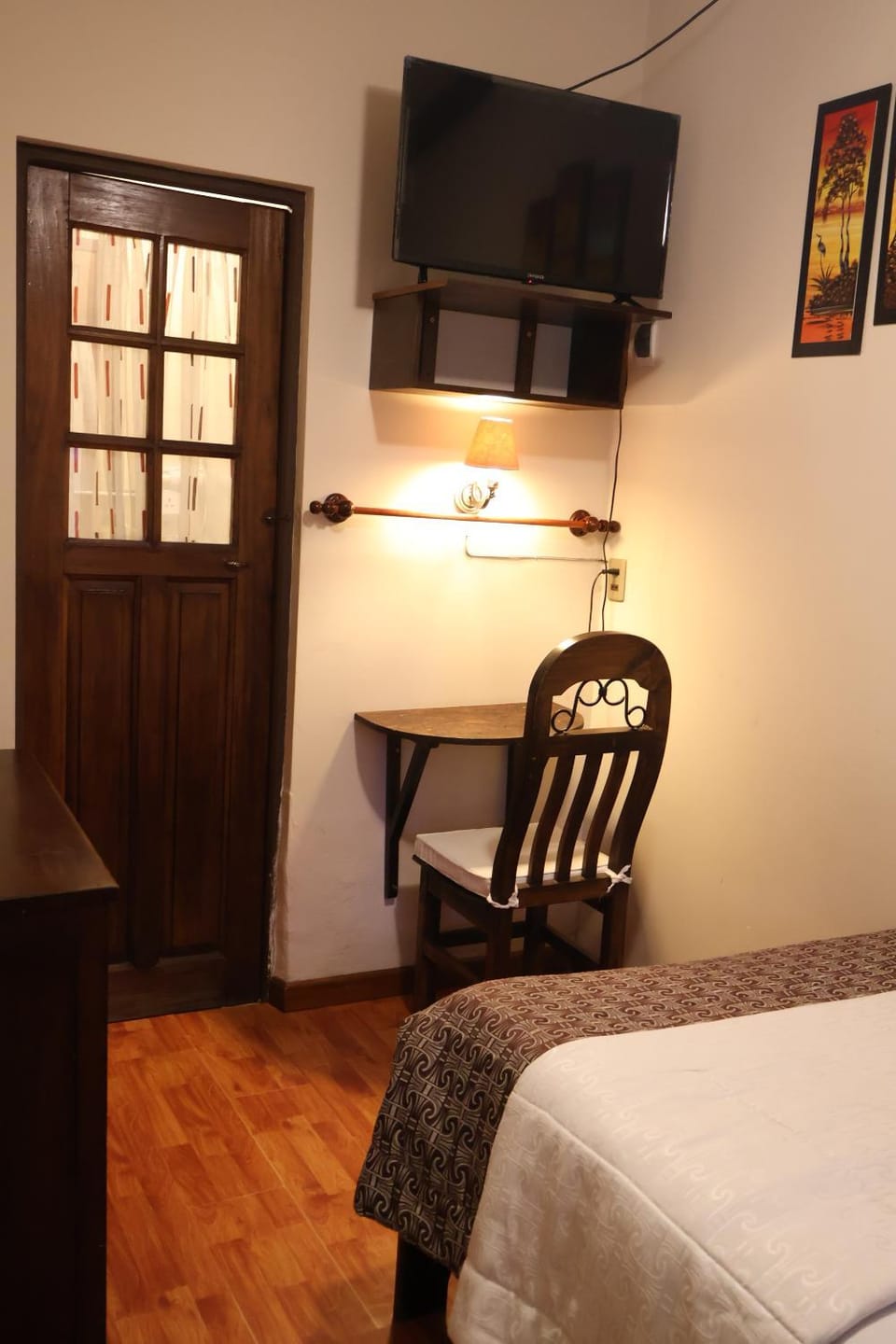 TV and multimedia, Photo of the whole room, Bedroom