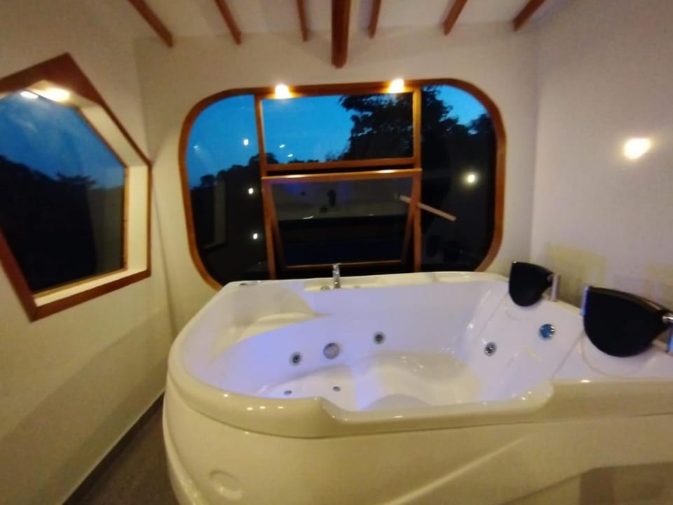 Steam room, Bathroom, Spa and wellness centre/facilities
