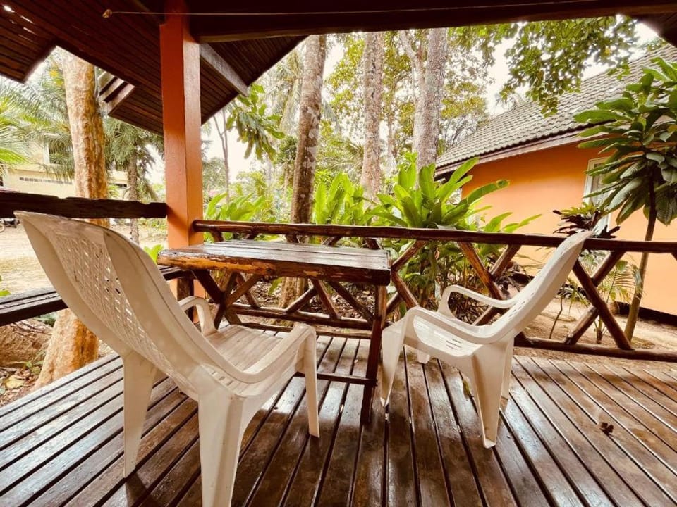 Paradise Palms Resort in Ko Chang