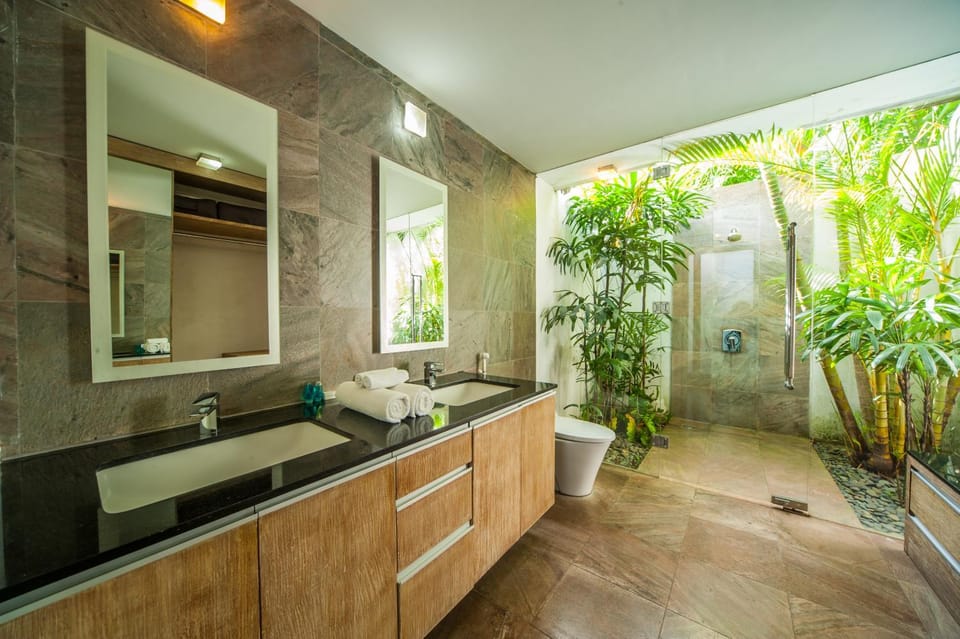 Shower, Bathroom, towels