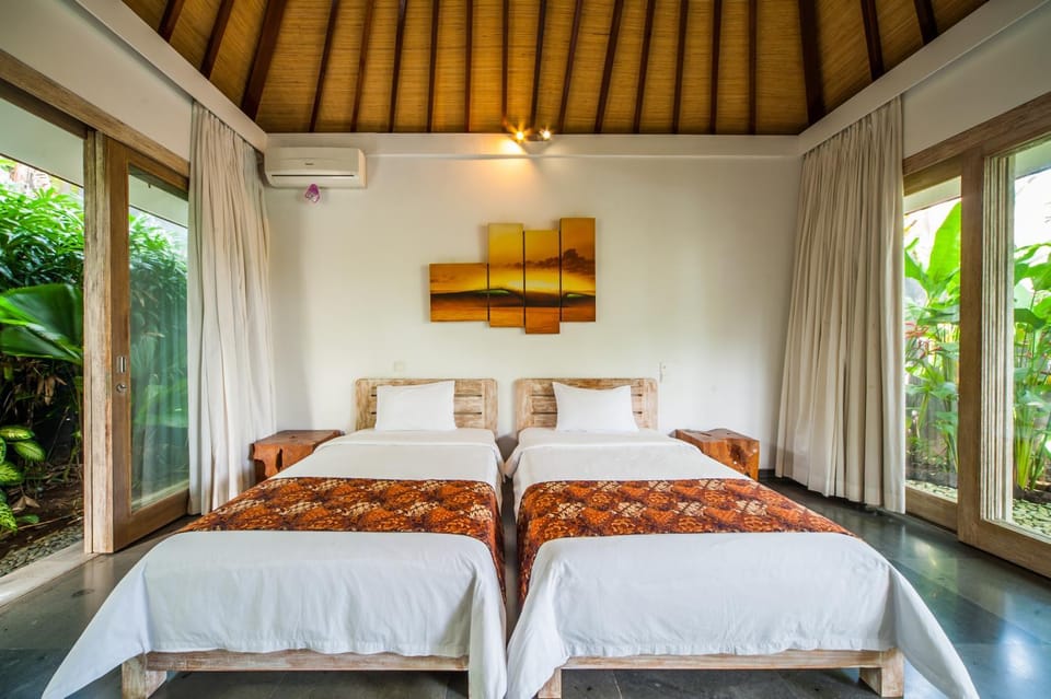 Bed, Photo of the whole room, air conditioner