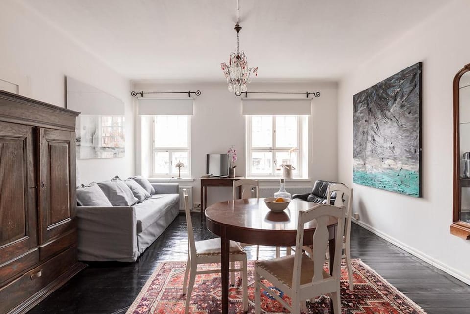 Bed, TV and multimedia, Living room, Seating area, Dining area, On site, Street view