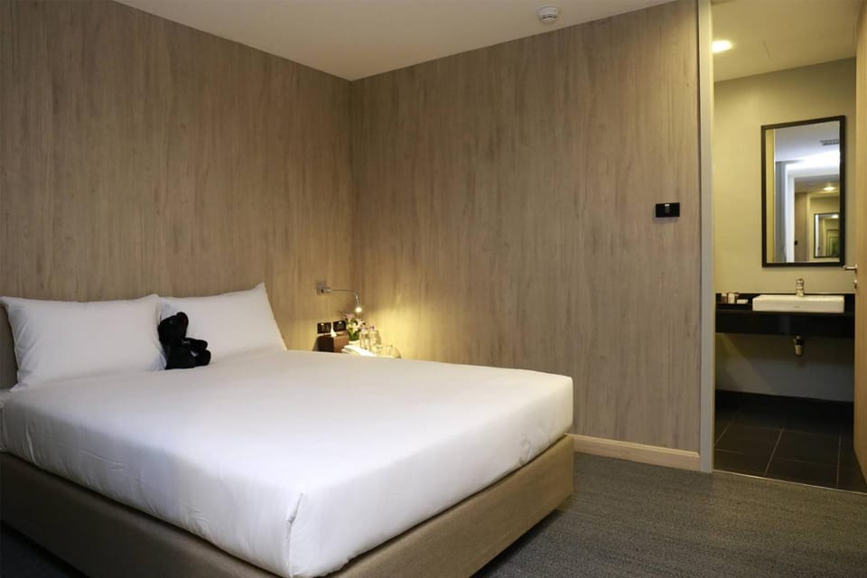 Bathroom, Bedroom