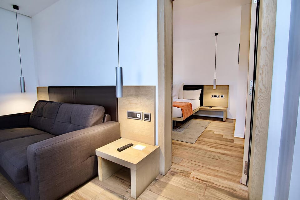 Seating area, Bedroom
