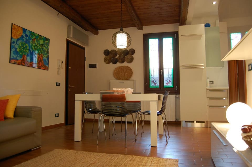 Bed, TV and multimedia, Kitchen or kitchenette, Living room, Dining area