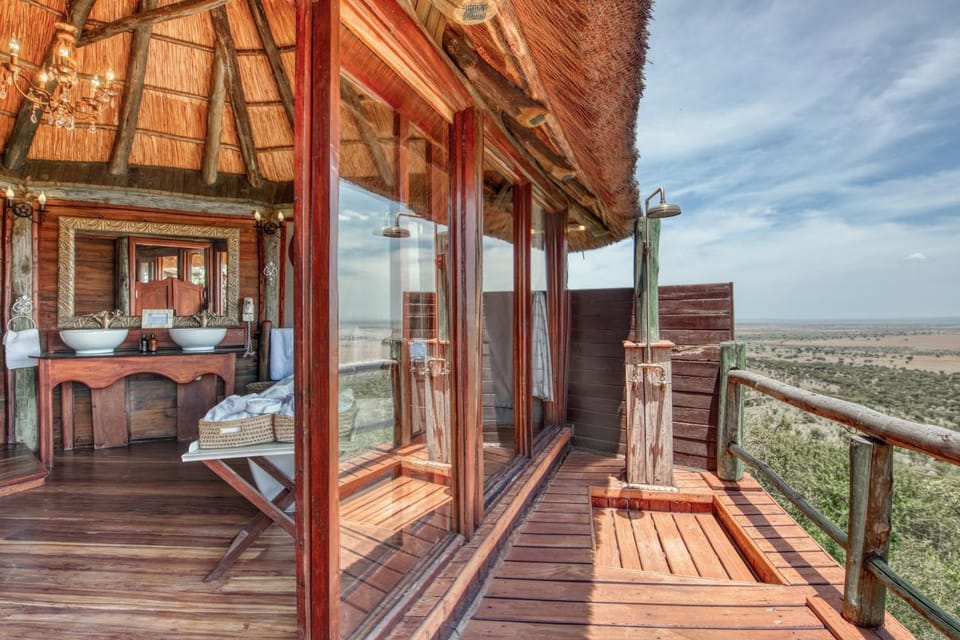 Shower, Patio, Bathroom, View (from property/room), Balcony/Terrace, Bath