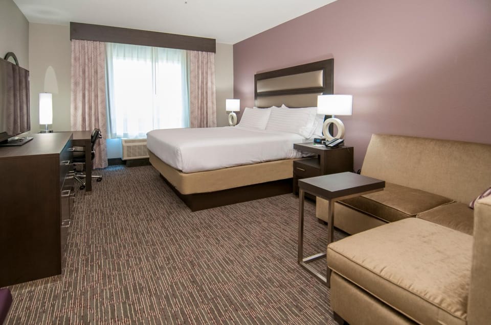 Bed, Living room, Seating area, Bedroom, hair dresser