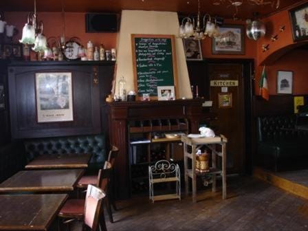 Restaurant/places to eat, Lounge or bar