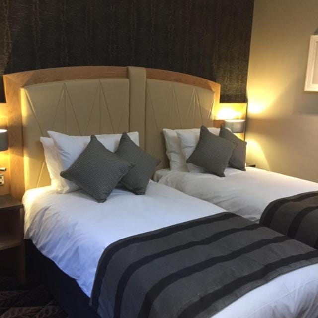 Property building, Bed