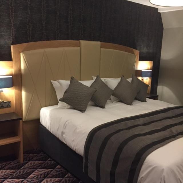 Property building, Bed