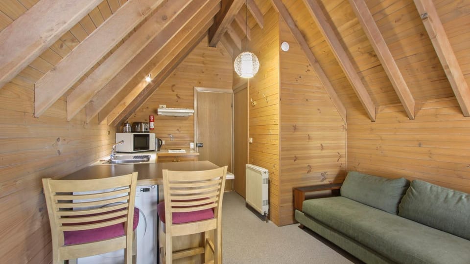 Kitchen or kitchenette, Seating area, Dining area