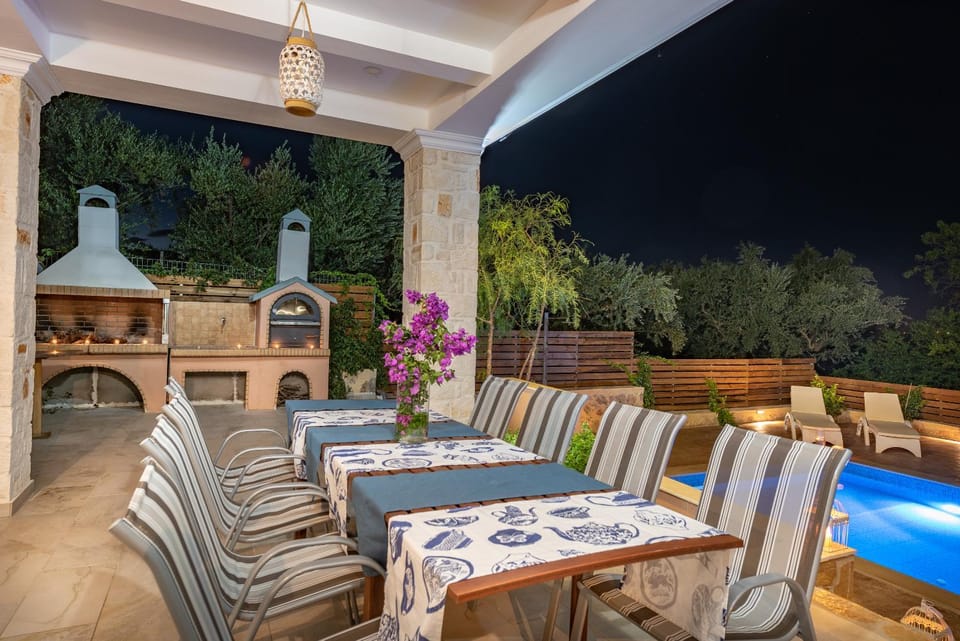 BBQ facilities, Balcony/Terrace, Banquet/Function facilities, Swimming pool