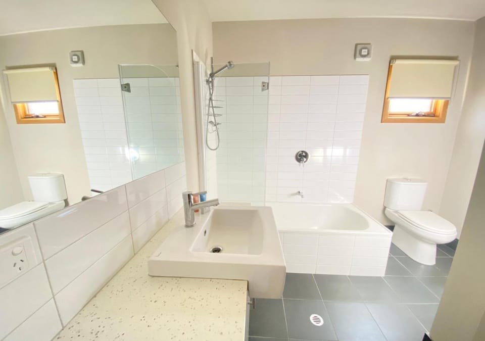 Bathroom, Bath