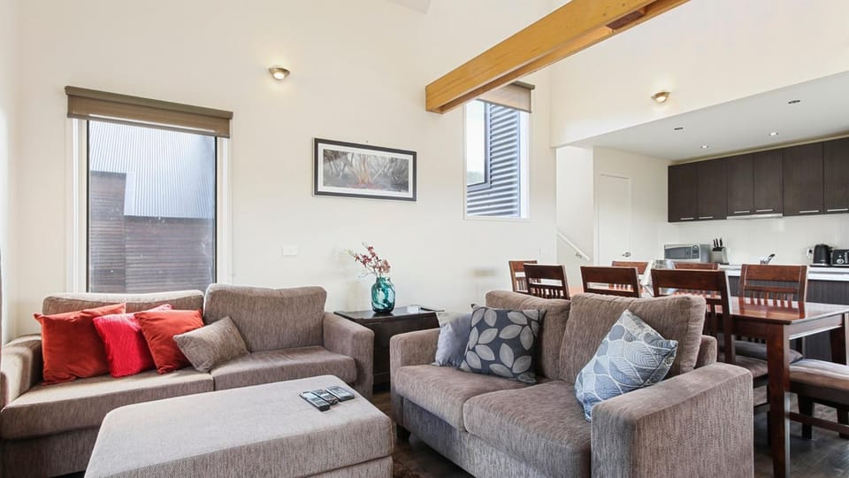 Kitchen or kitchenette, Living room, Dining area