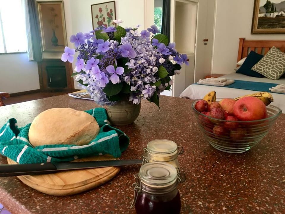 Dining area, Food
