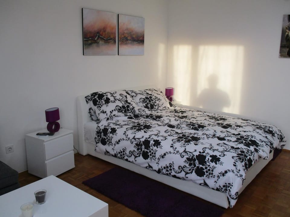 Living room, Bedroom