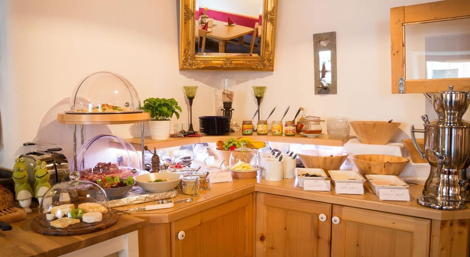 Breakfast, Buffet breakfast