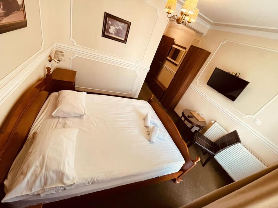 Pensiunea Romeo Tecuci Bed and Breakfast in Moldova