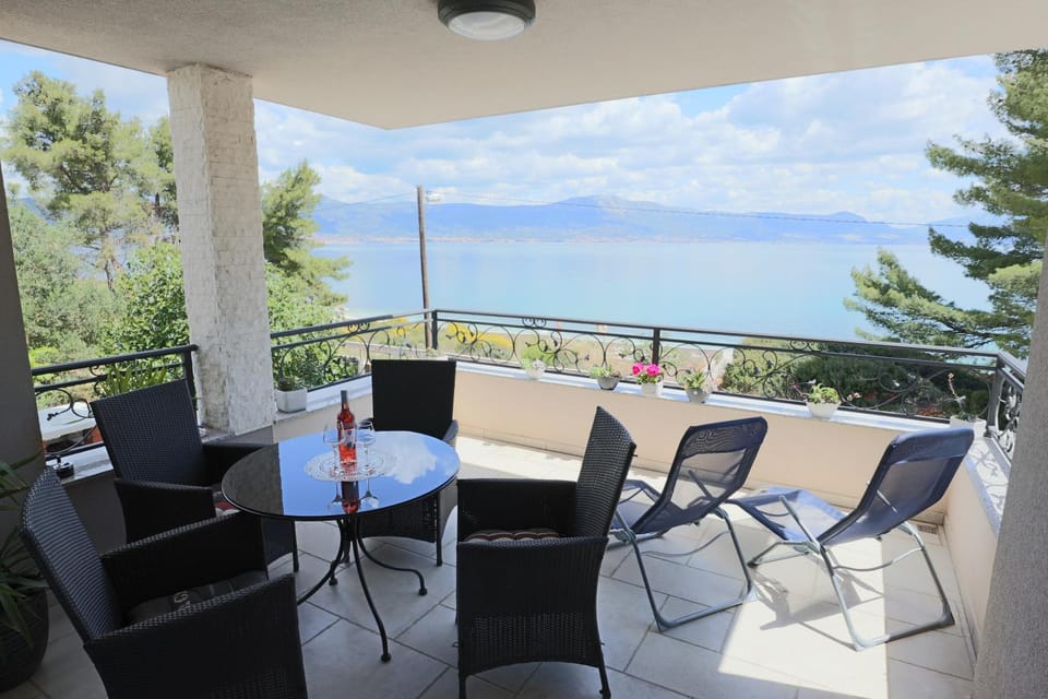 Day, Natural landscape, View (from property/room), Balcony/Terrace, Seating area, Mountain view, Sea view