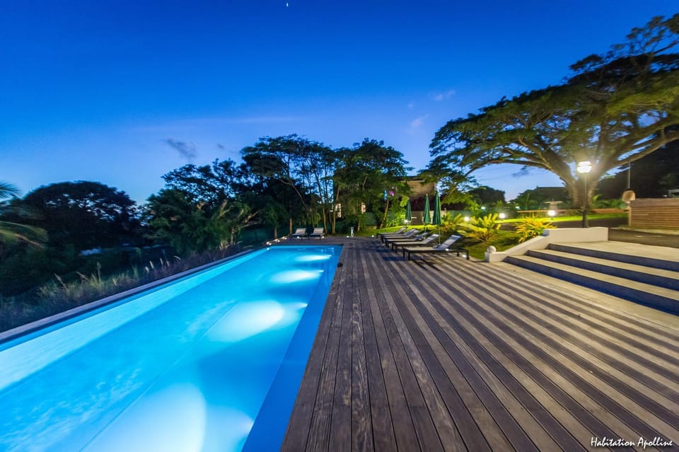 Property building, Balcony/Terrace, Swimming pool, Sunset