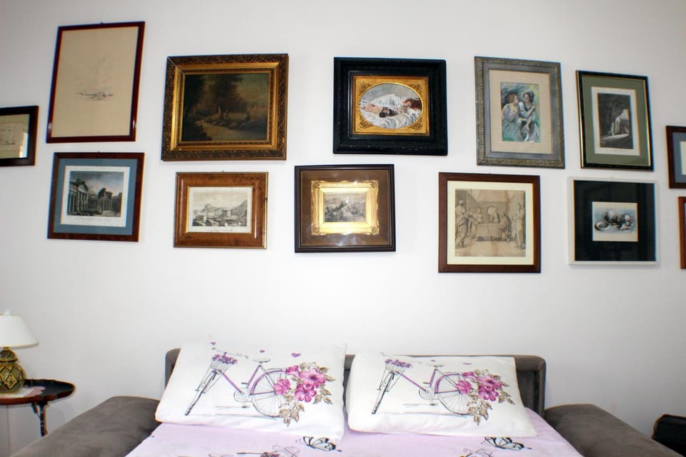 Bed, Living room, Bedroom