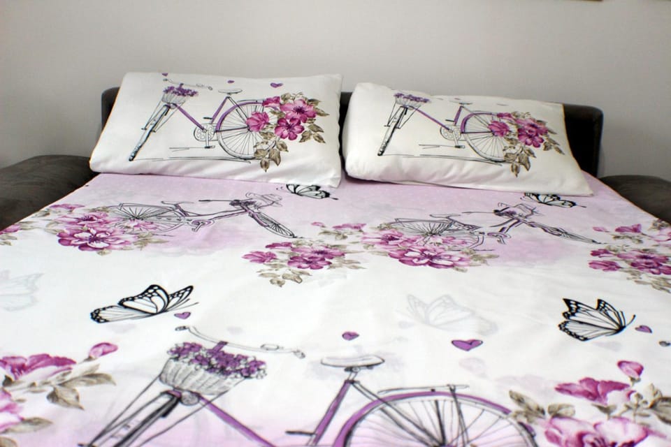 Bed, Living room, Bedroom