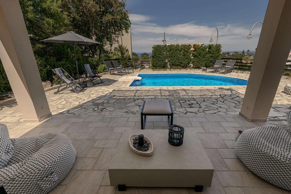 Garden, Living room, Garden view, Pool view, Swimming pool