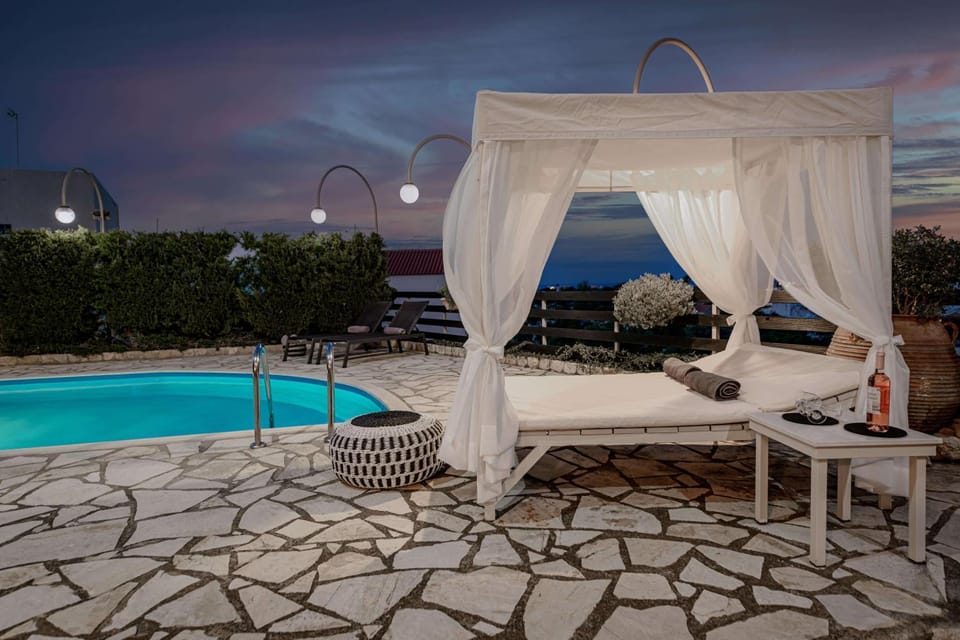 Bed, Pool view, Swimming pool
