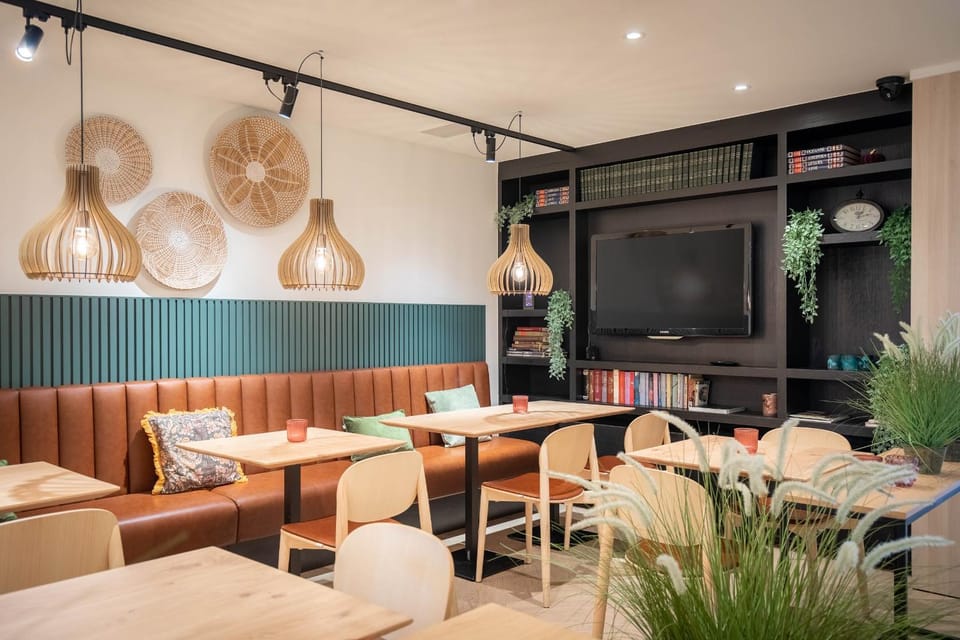 Communal lounge/ TV room, TV and multimedia, Lounge or bar, Seating area