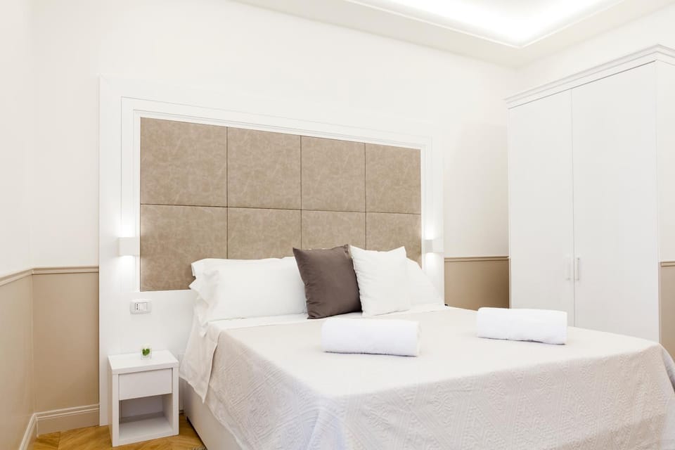 Nearby landmark, Restaurant/places to eat, Bed, Food and drinks, Other, Photo of the whole room, Bedroom, Garden view, Supermarket/grocery shop, Shopping Area, Family, Family