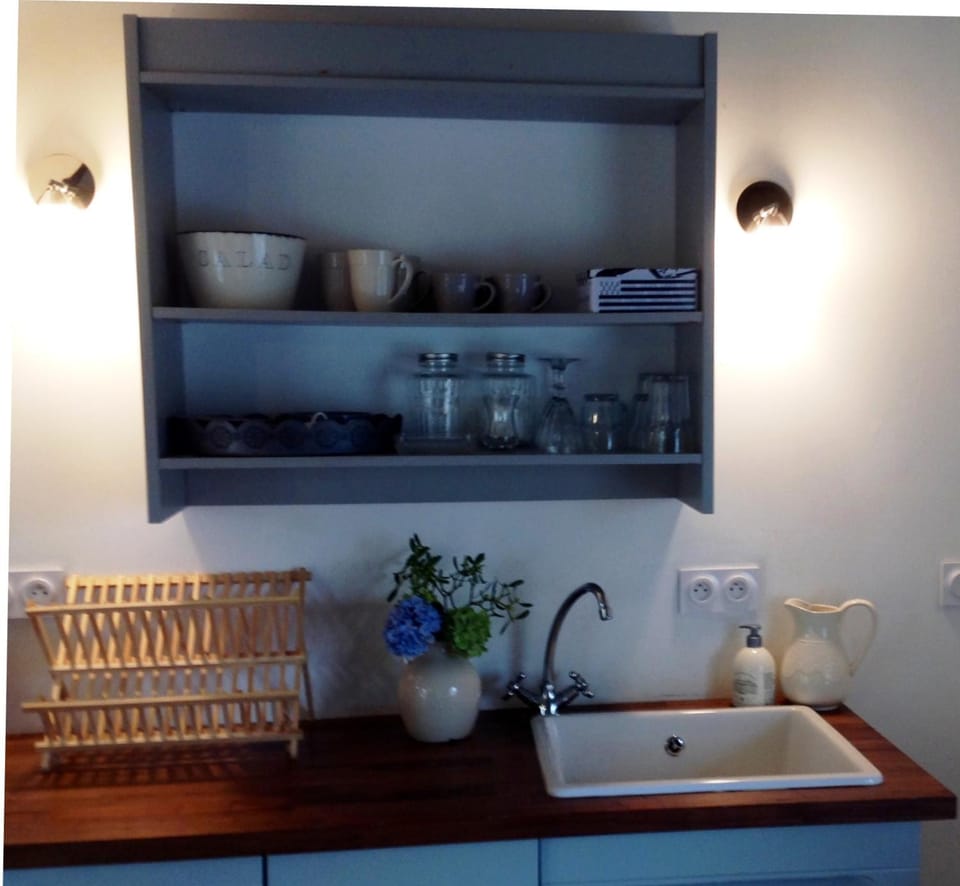 Kitchen or kitchenette, Decorative detail