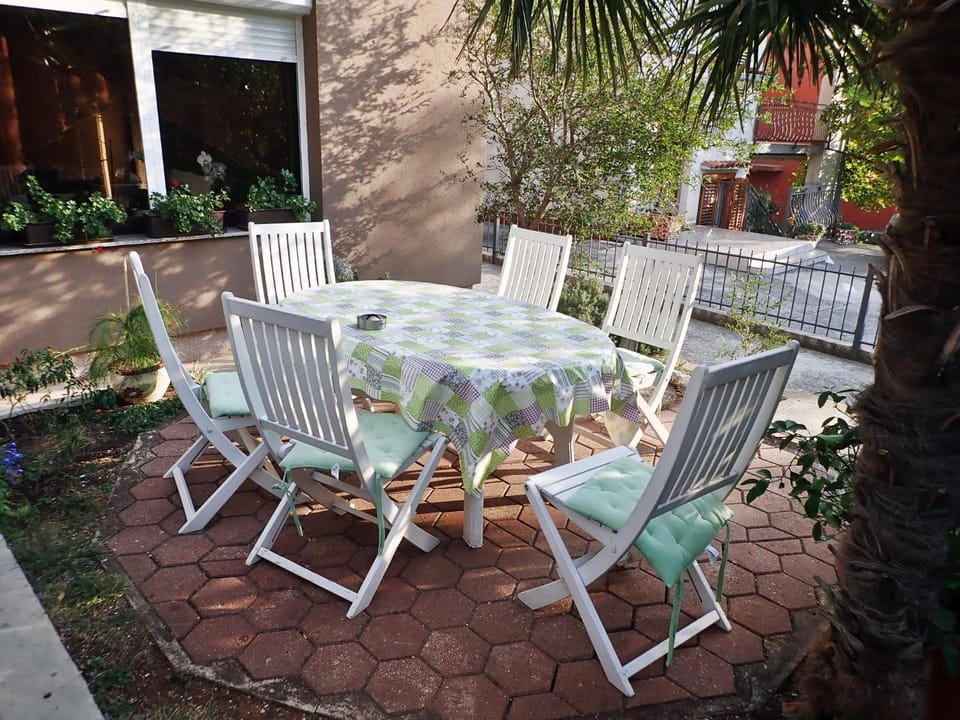 Patio, BBQ facilities, Balcony/Terrace