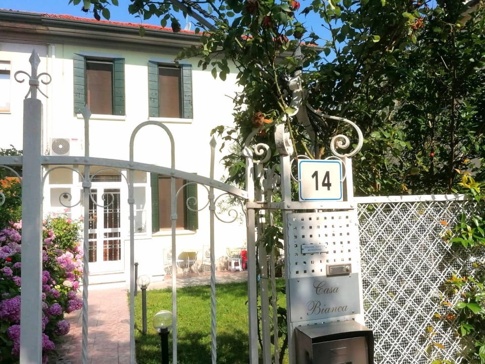 Casa Bianca House in Venice