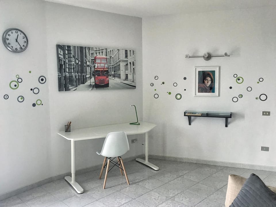 Living room, Decorative detail, Seating area