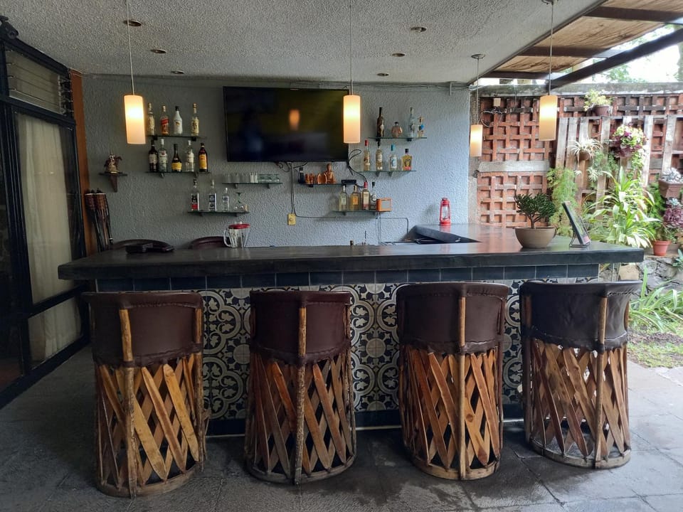 Lounge or bar, Lounge or bar