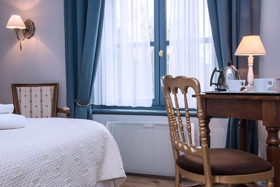 Facade/entrance, Family