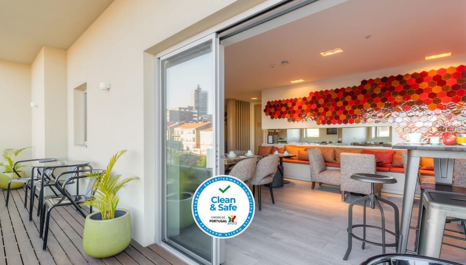 Hotel Spot Family Suites Hotel in Porto