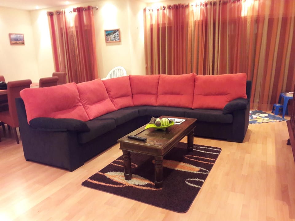 Communal lounge/ TV room, Living room, Seating area