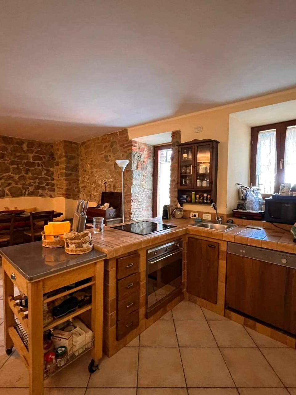 Kitchen or kitchenette, pet friendly, stove