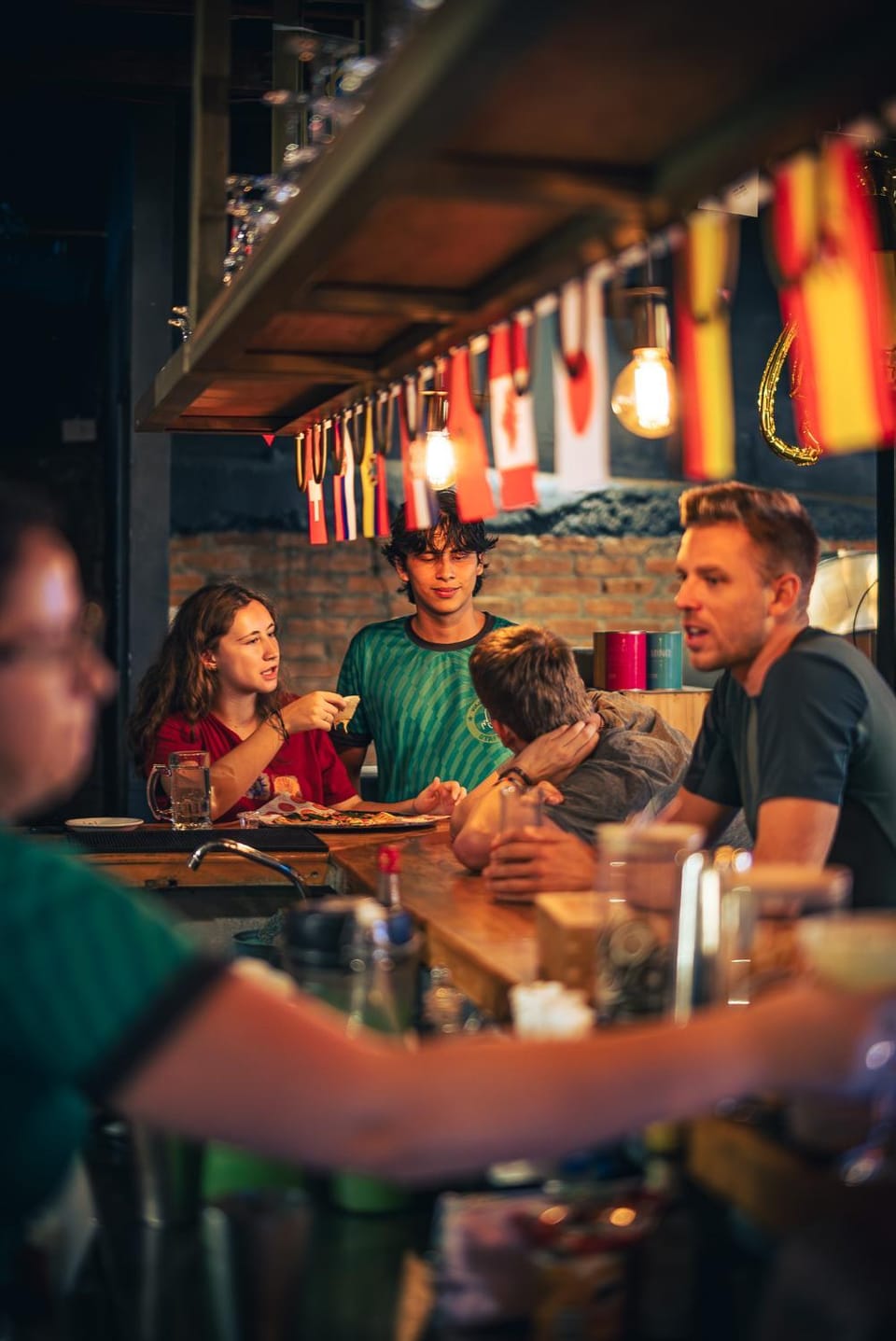 People, Lounge or bar, Food and drinks, Guests, Drinks, group of guests