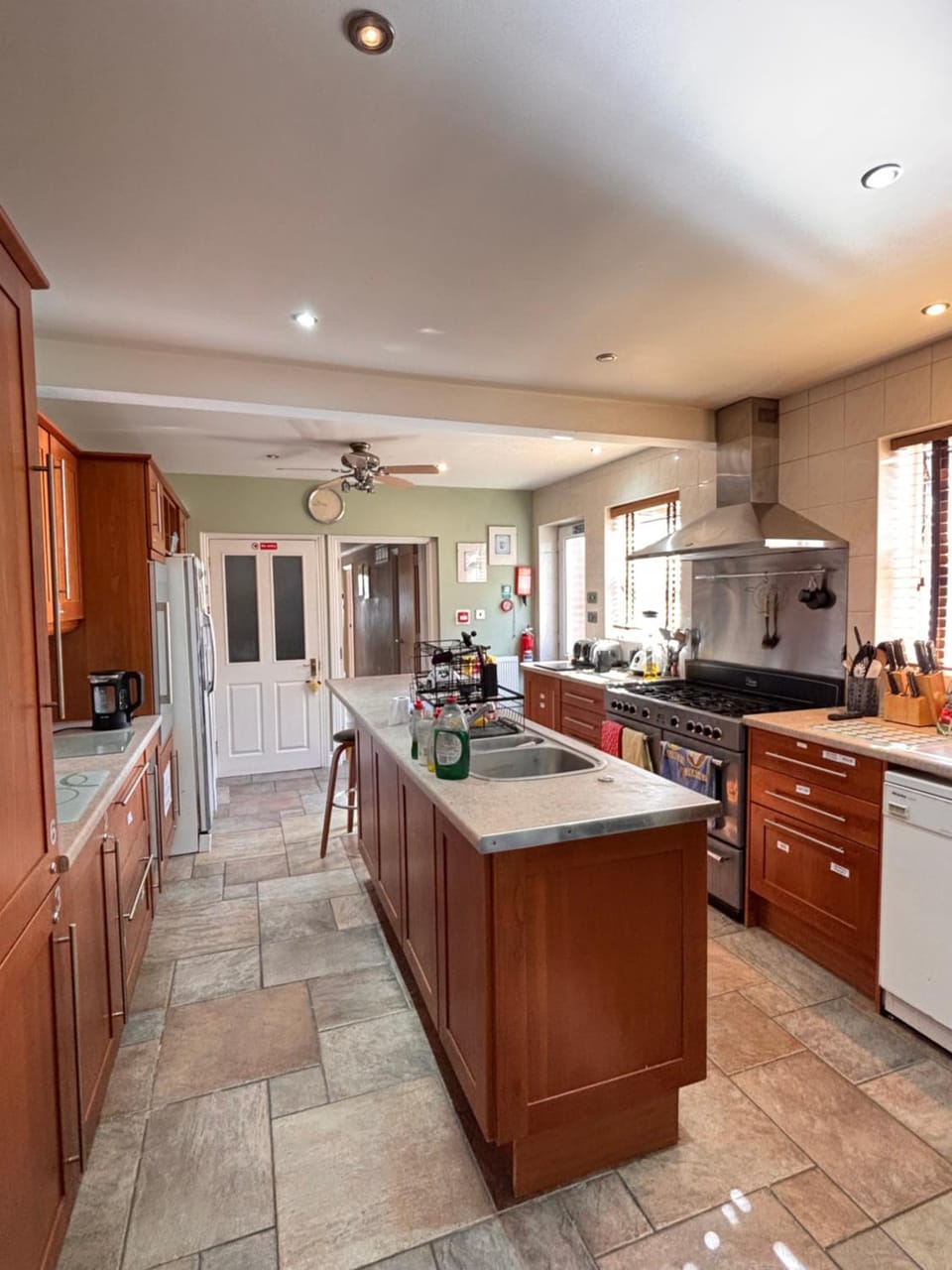 Kitchen or kitchenette, Dining area, dishwasher, oven, stove
