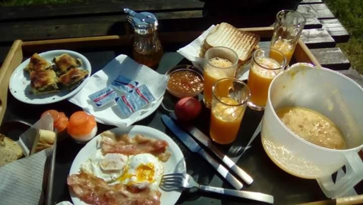 Continental breakfast, American breakfast